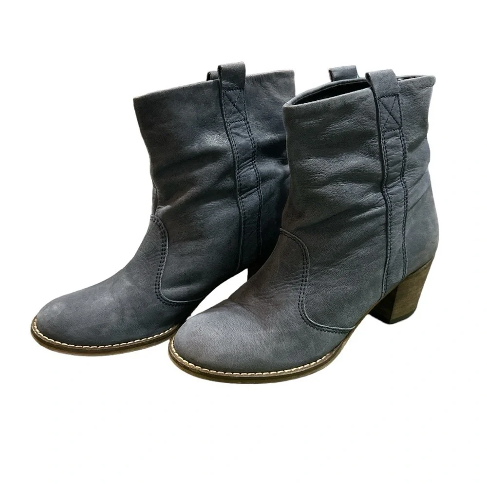 EUC - Sundance Shay Leather Boots - gray blue - size 40